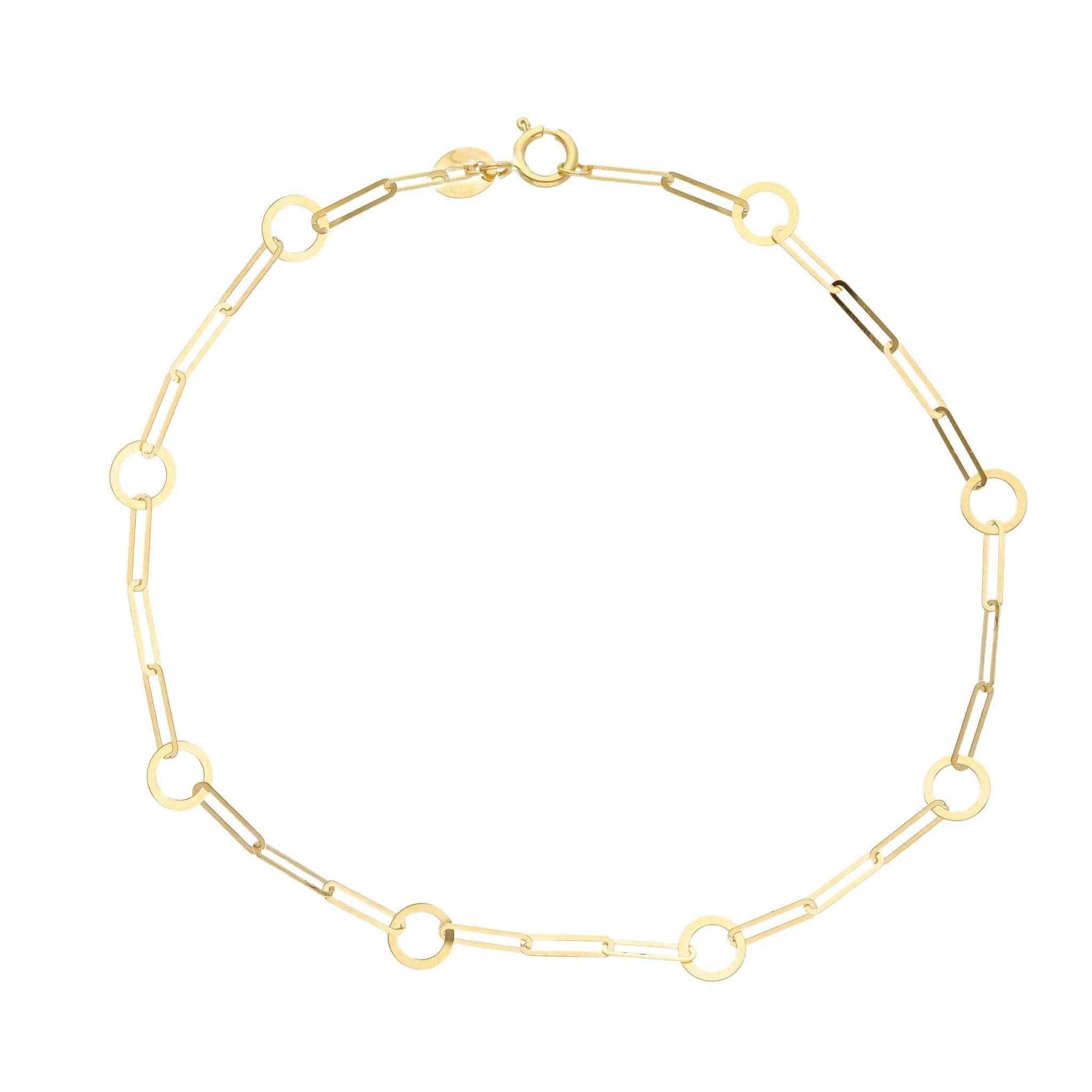 18K yellow gold Italian paperclip and circle link chain bracelet by Almas Jewellery Vienna showing the detailed chain links.
