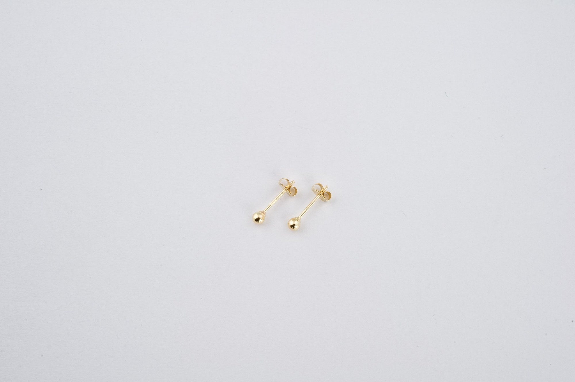 14k Yellow Gold Italian Lobe earring light bead 4 mm