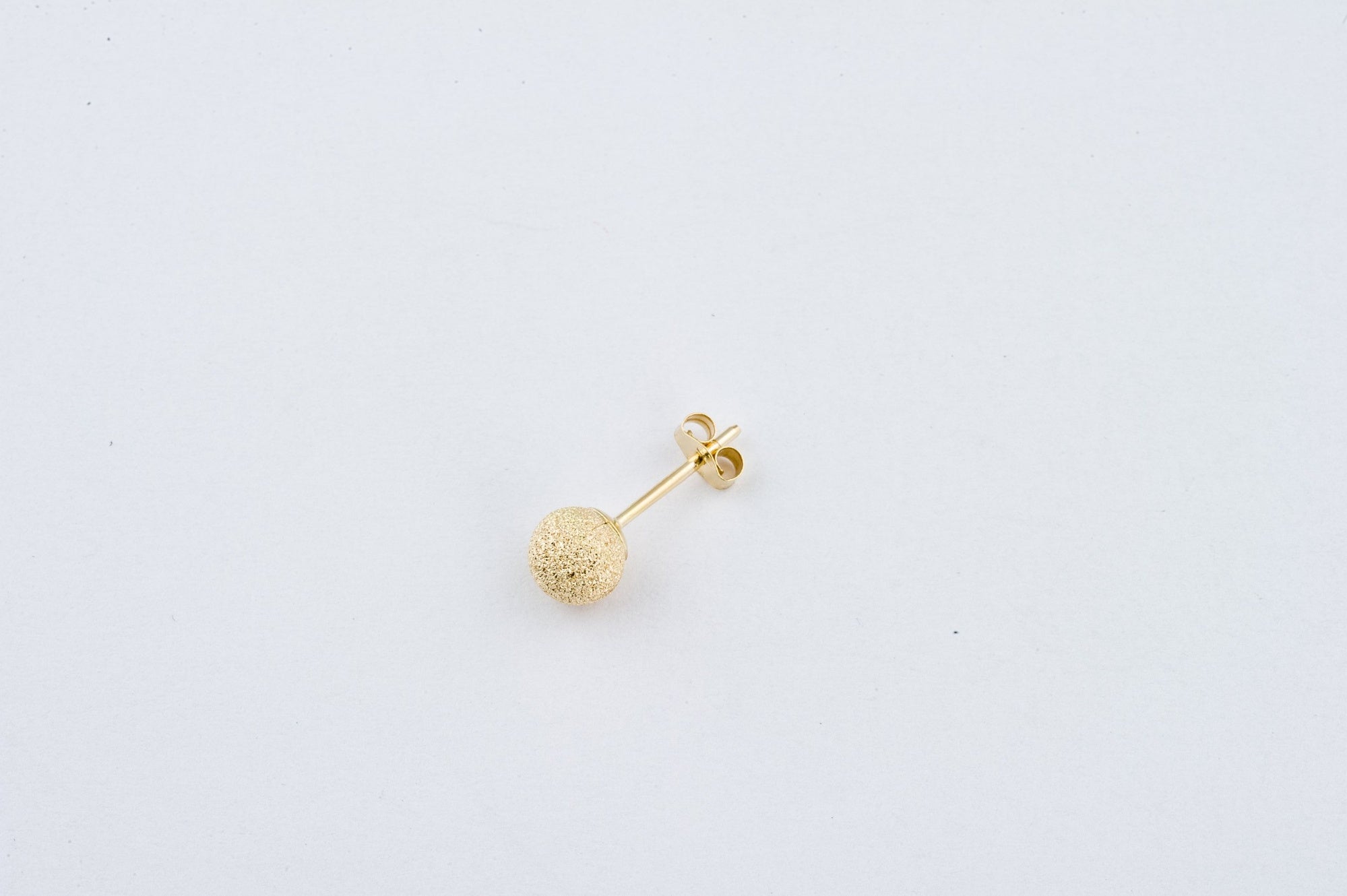 18k Yellow Gold Italian Lobe earring with light pave 6 mm bead